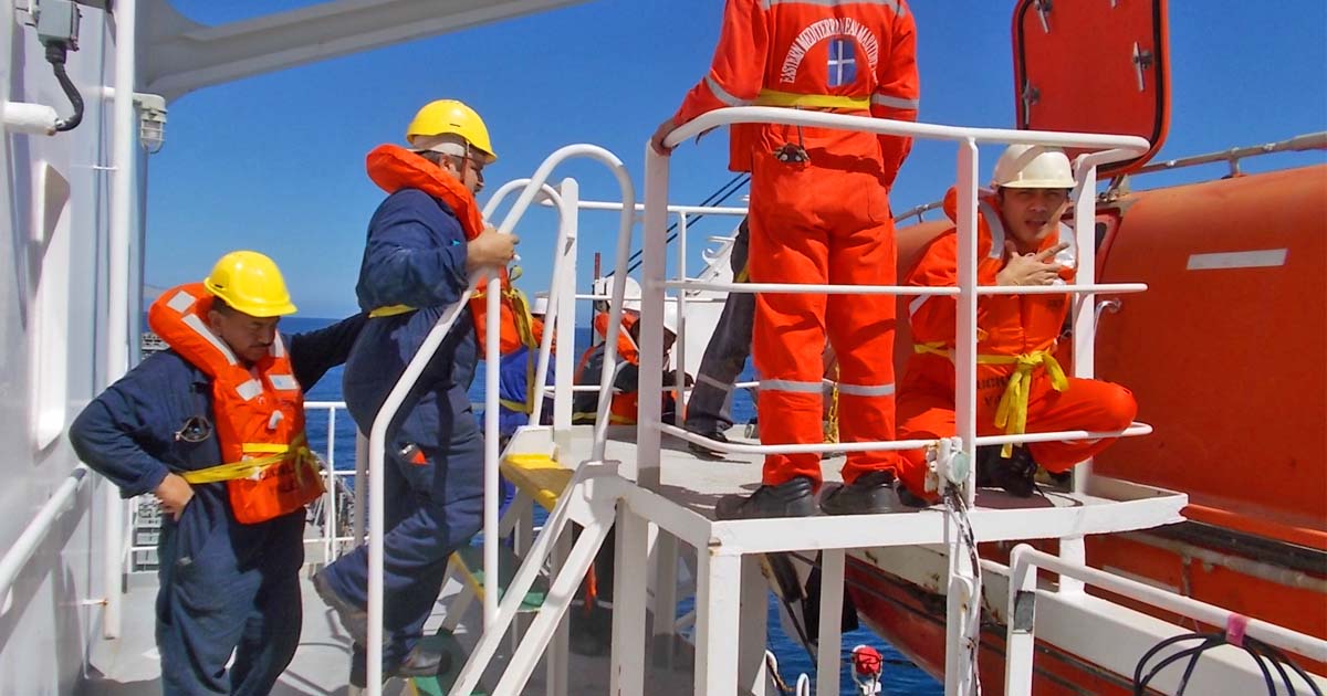Crew Familiarization 24 Hours & 14 Days After Signing-on