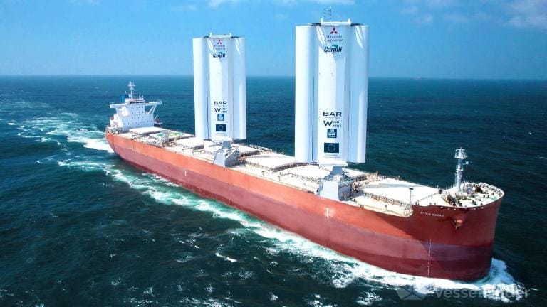 10 Ways How the Shipping Industry Can Reduce Carbon Emissions